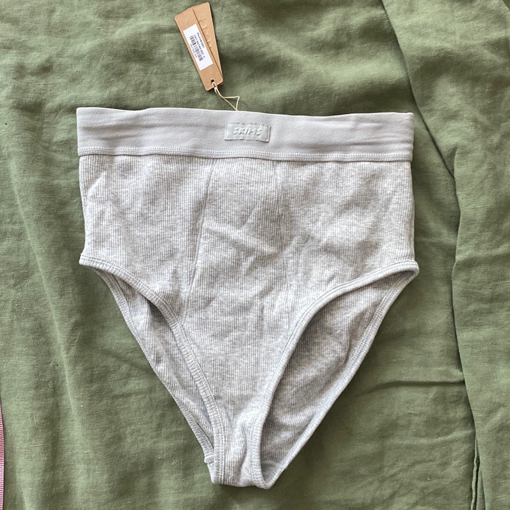 BNWT SKIMS COTTON RIB BRIEF LIGHT HEATHER GRAY